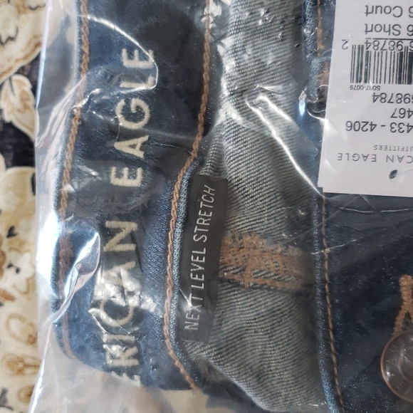 22. NWT! NIP! American Eagle Women's Next Level Stretch Jeggings - Picture 3 of 4